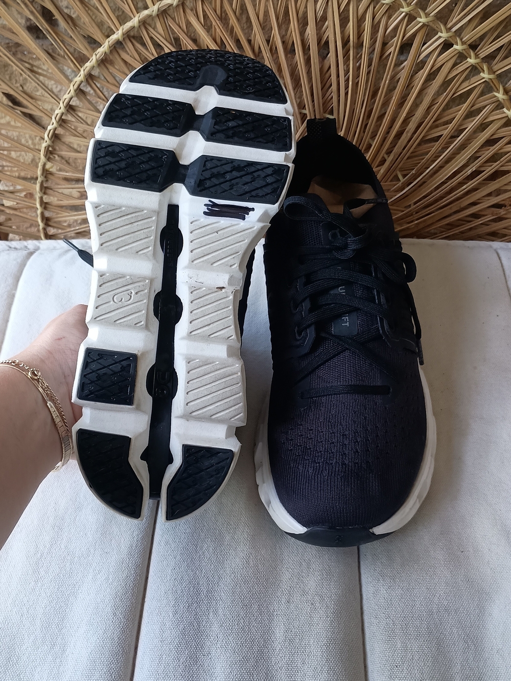 On Running And Brooks Collab Cloudswift 4 Running Black Shoes_9.5 - Picture 4 of 9